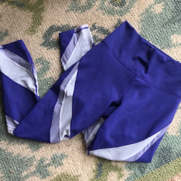 ❌ SOLD ❌ -Fabletics High-Waisted Mesh PowerHold® - Picture 5 of 7